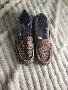 Ariat Cruiser Leopard Print Slip-On Shoes Women's Size 9.5